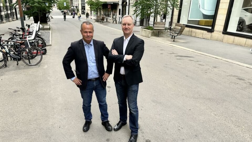 Daglig leder Einar Ravndal og redaktør Espen Kvalheim i Økonomi24.com. (Foto Knut Hauge).