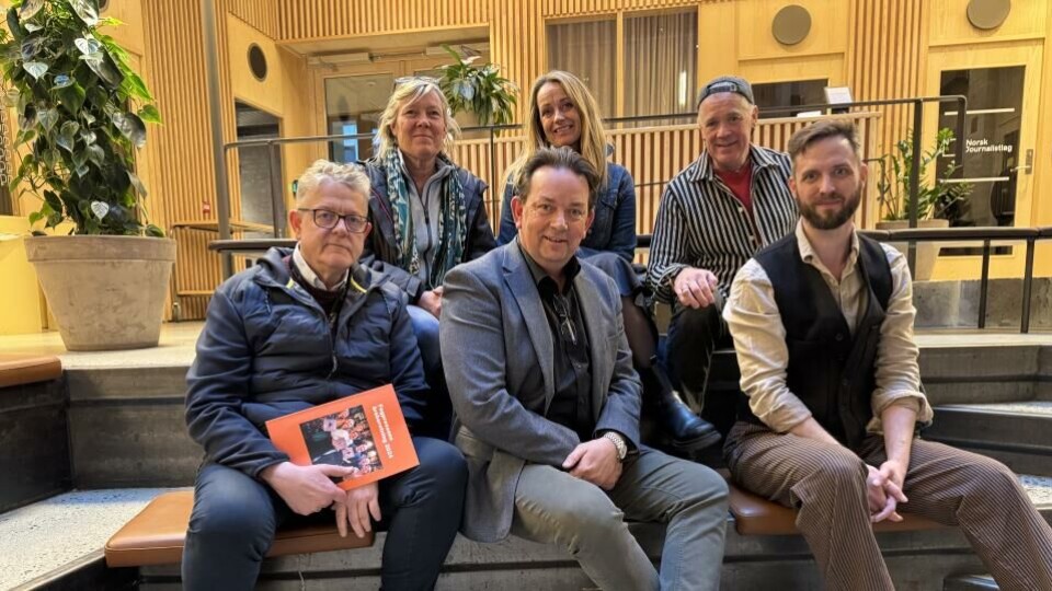 Styret i Fagpressens redaktørforum, FRF; fra venstre bak Anette Haugen, Fotterapeuten; Eva Ler Nilsen, Fagbladet og Alf Bergin, Grav24. Foran sitter Knut Viggen, Nettverk/LO Media; Paal Ravnaas, Forsvarets forum og Alexander M. Schindler, Jakt & Fiske. (Foto: Camilla Briså).