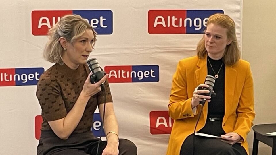 Digitaliseringsminister Karianne Tung i samtale med nisjeredaktør for Altinget Digital, Anne Sofie Lie Bergvall på lanseringsfesten torsdag. (Foto: BN).