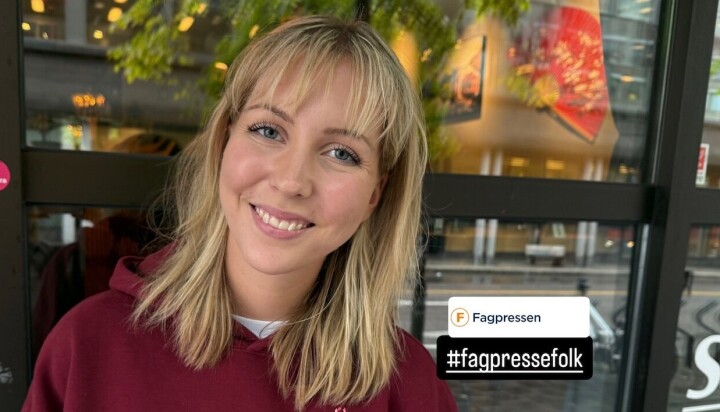 Rebekka Johannessen Litland (25), SoMe-journalist i FriFagbevegelse som på bare ett år har bygget opp en konto med 6,5 millioner visninger – og vunnet pris for serien «Hva tjener en?»