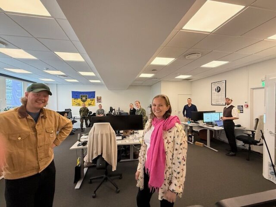 Journalistene Erlend Arnesen og Andrea Rognstrand i redaksjonslokalet som ligger i Ăvre Slottsgate.